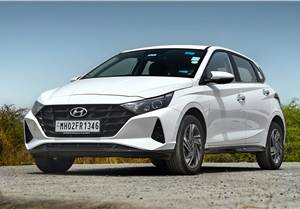 Hyundai i20 or Toyota Glanza: which premium hatchback to go for?