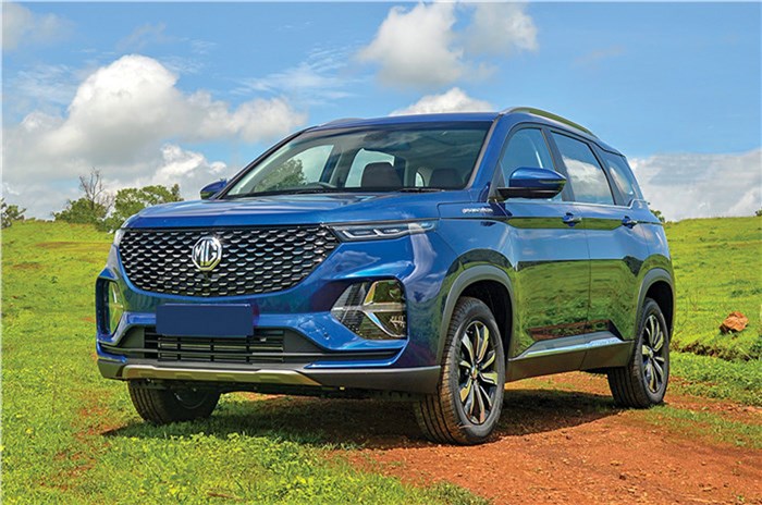 MG Hector Plus front quarter 