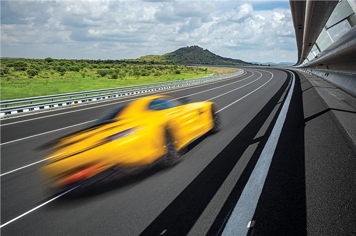 0-300kph in a Mercedes AMG GT R   