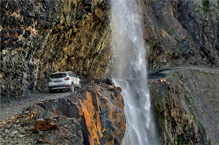 Renault Captur waterfall