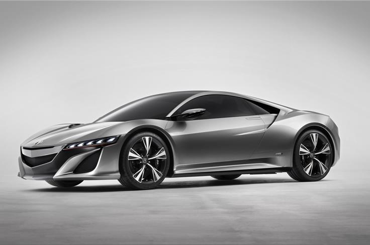 According to Acura, while most supercars opt for brute force delivered from a large engine, the Acura NSX Concept champions the true racing philosophy of an extremely favorable power-to-weight ratio.