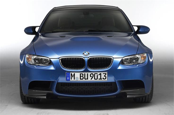The high-performance model BMW M3 (2010) consistently combined its outstanding driving performance figures with further reduced fuel consumption and exhaust emission levels.