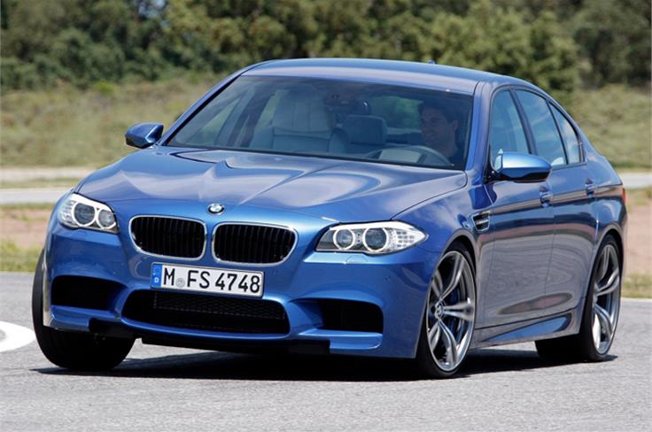 Under the bonnet of the new BMW M5 (2012) lies a newly developed, high-revving V8 engine with M TwinPower Turbo, a maximum output of 560bhp and peak torque of 69.4kgm between 1,500 and 5,750 rpm.