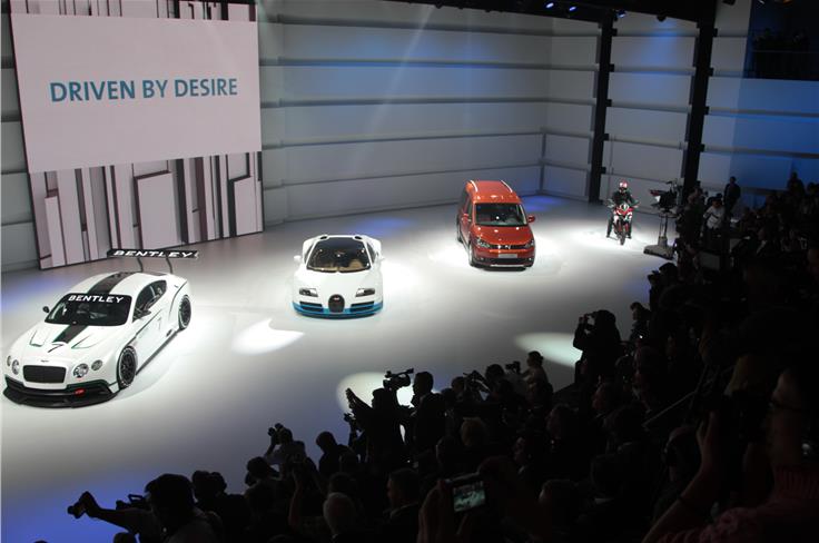 The new Bentley GT3 shares stage with the Veyron and a Volkswagen Caddy. 