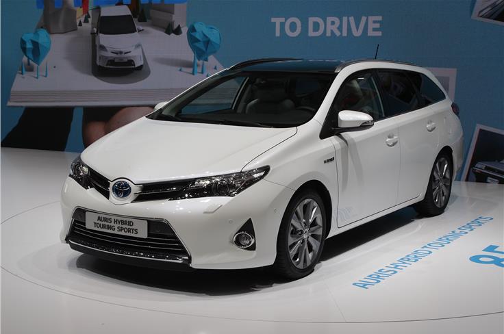 Auris Touring Sports will rival Golf estate, also unveiled at Geneva
