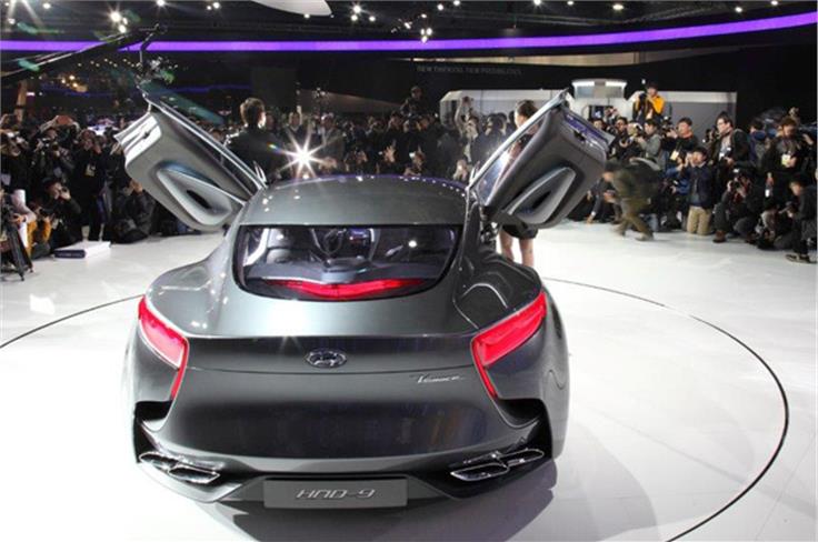Venace shows the looks of next year's new Hyundai Genesis coupe. 