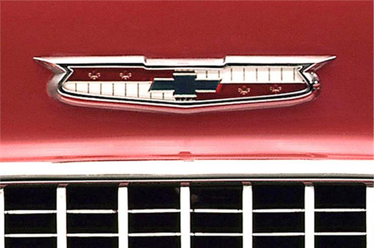 The 1955 Chevrolet BelAir incorporated the logo into a new design
