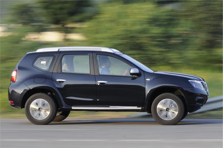 The Terrano's side profile is mostly similar to the Duster.