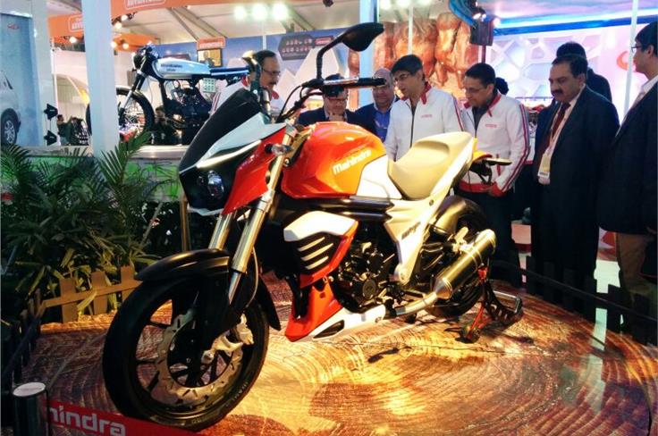 The Mojo gets a liquid cooled DOHC, four-stroke single cylinder engine that produces 27 hp.