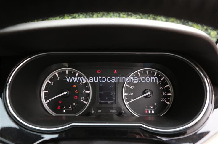 The dials are clear and the centre display  is a trip computer that shows info like real-time fuel consumption and average speed. It also has a gear indicator. 