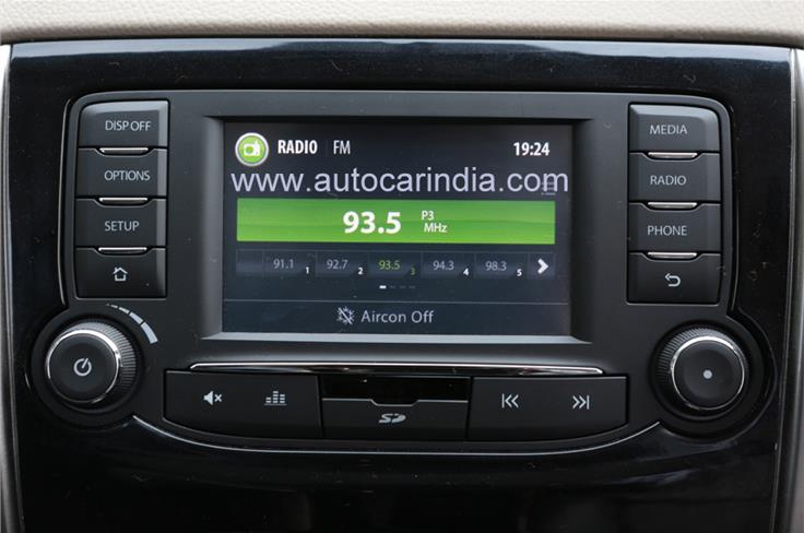 The touchscreen media interface was developed with Harman and has navigation as well as voice command system. 