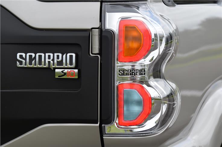 Good-looking tail-lights get clear lens and attractive LEDs.