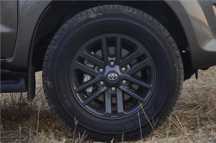 New 12-spoke 17-inch alloy wheels in dark-grey shade standard on this variant. 