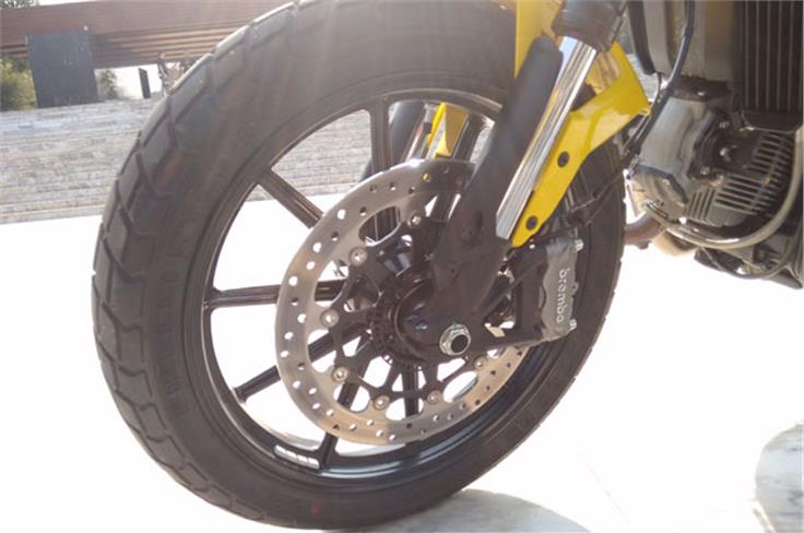 Brembo single disc brake upfront, with ABS as standard.