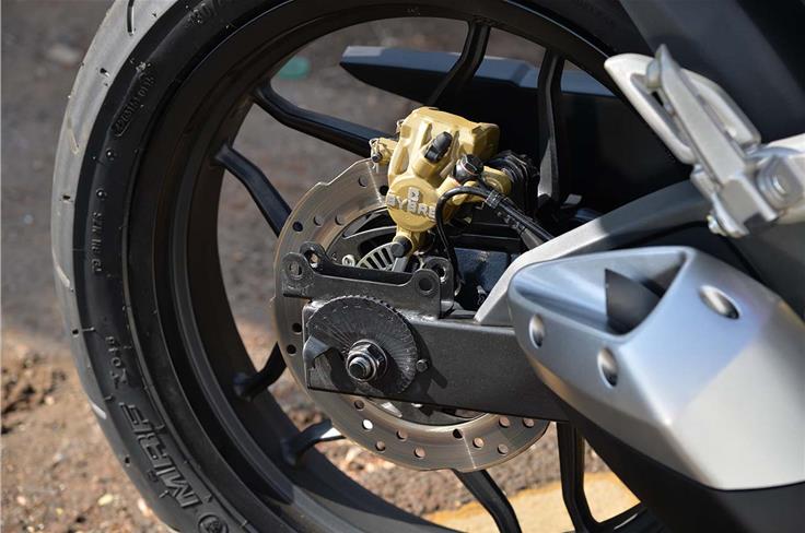 230mm disc provides stopping power at the rear. RS 200 is the first Pulsar to offer ABS.