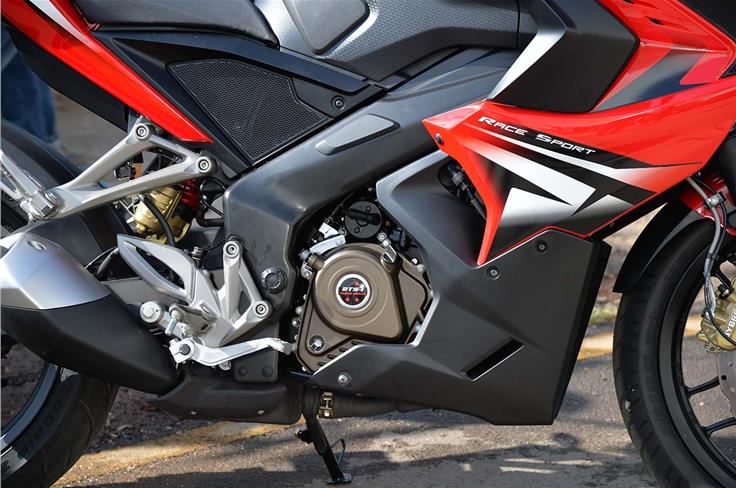 The 199.5cc, four-stroke engine is shared with the Pulsar 200NS but here, it gets fuel-injection tech. As a result, power is up by one bhp to 24.2bhp.