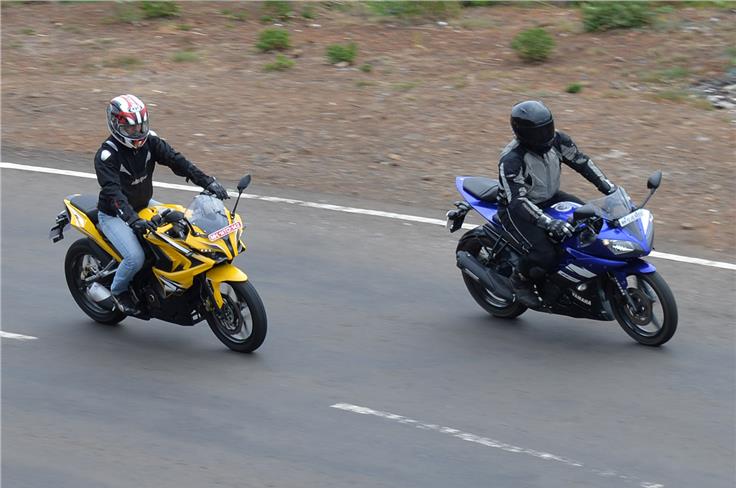 Bajaj&#8217;s RS 200 has a more upright riding posture, suitable for riding longer distances. The Yamaha rider is seated in a forward position, with an aggressive lean into the handlebar; even the foot-pegs are extended backward for a sporty ride.