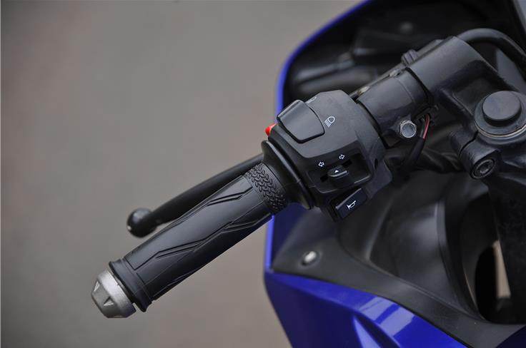 Yamaha typical handle grips and levers feel good to touch.