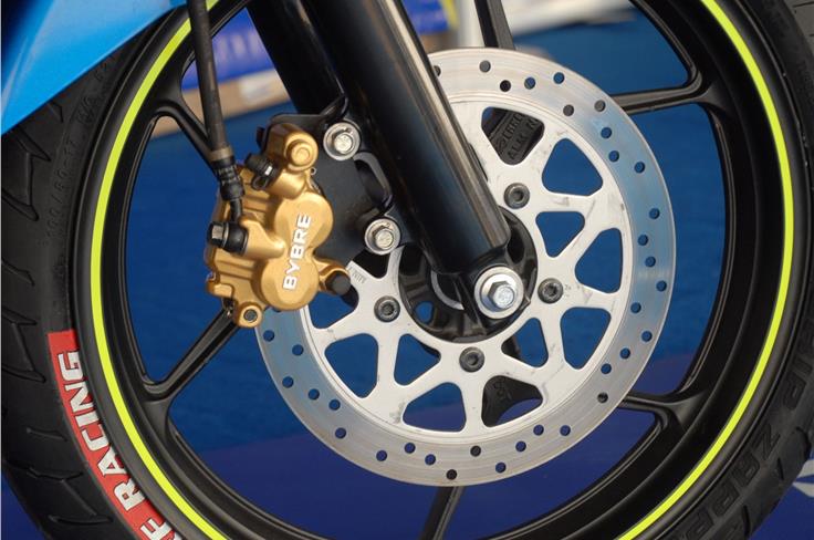 The Suzuki Gixxer SF at the cup will utilise a 266mm disc brake at front.