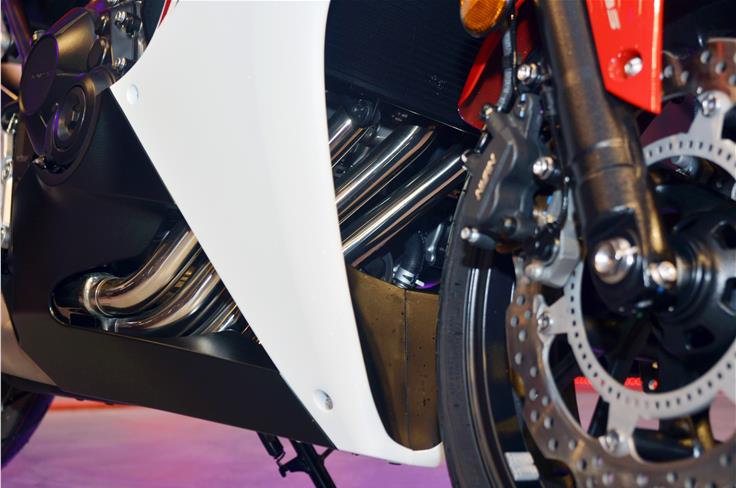 A 4-2-1 exhaust system has been installed on the Honda CBR 650F.