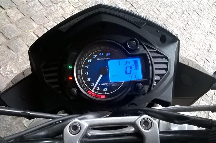 The Mahindra Mojo gets a lap-timer on its digital + analogue instrument console.