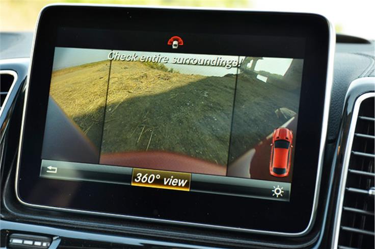 Free-standing COMAND infotainment system display doubles up as display for cameras.