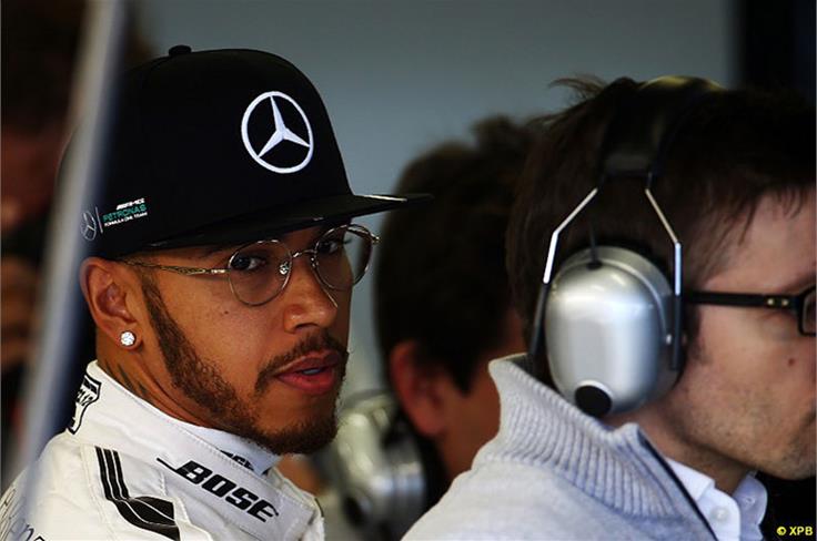 Lewis Hamilton in the Mercedes garage, Australian Grand Prix practice 2016
