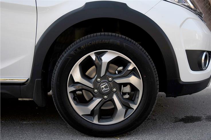 The 16-inch alloy wheels look smart, but feel a size small amidst the BR-V&#8217;s large body.