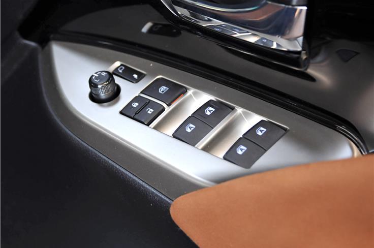 &#8211; All four windows are one-touch operated &#8211; it&#8217;s a small but really handy (and premium) touch.