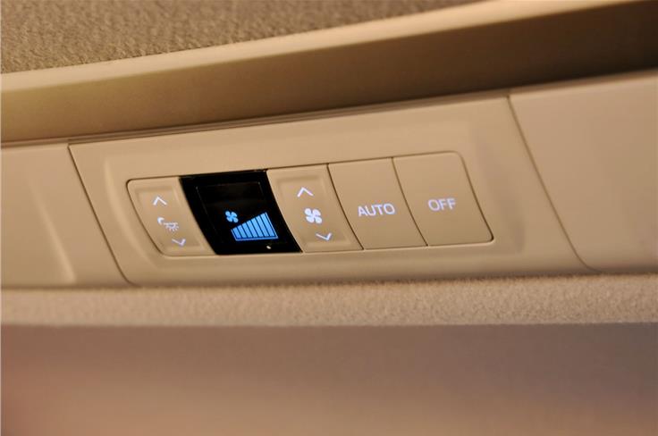 There are separate controls for the rear AC once again, but this time they&#8217;re electronic, and not analogue.
