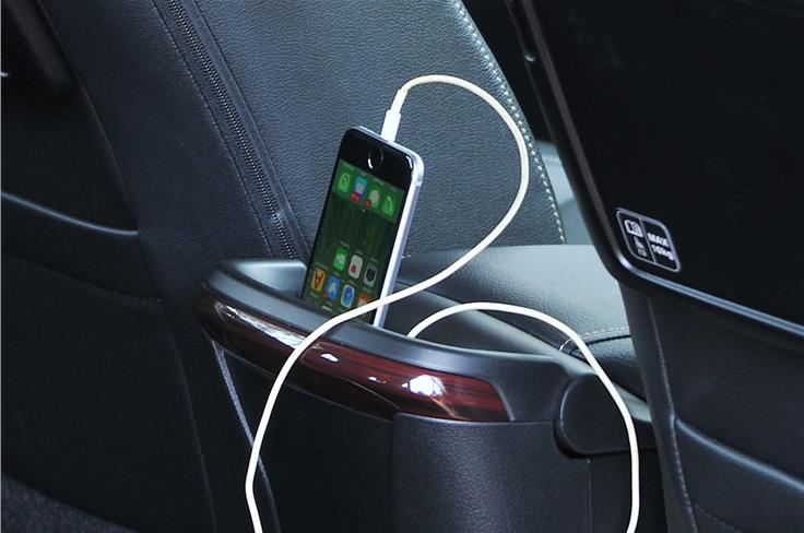 &#8211; It has seven seats, but there&#8217;s only one USB port and two 12v charging points in the whole car.