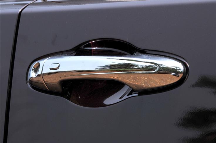 Chunky chrome, pull-type door handles look smart and also feature keyless entry on top-spec.