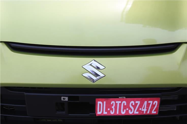 The grille is now narrower with the Suzuki logo moved to the bumper.