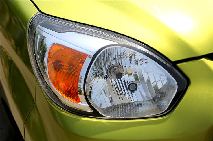 Headlamps now gets amber turn indicators in place of the clear-lens units.