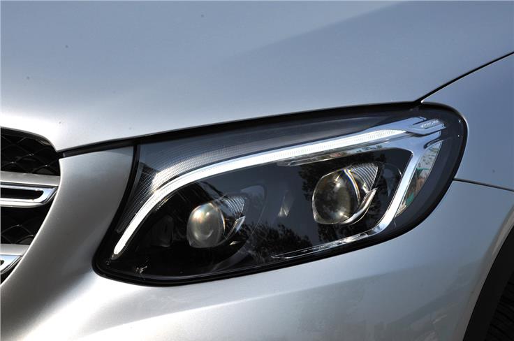 LED headlamps similar to units seen on other new Mercedes models.