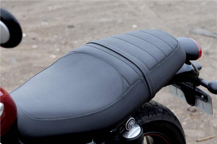 The Street Twin&#8217;s ultra-low seat height of a mere 750mm is welcoming to even the shortest of riders from the get-go.