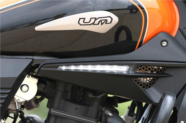 The Sport S might be the cheaper UM, but it sports LED inserts in the faux tank scoops. 