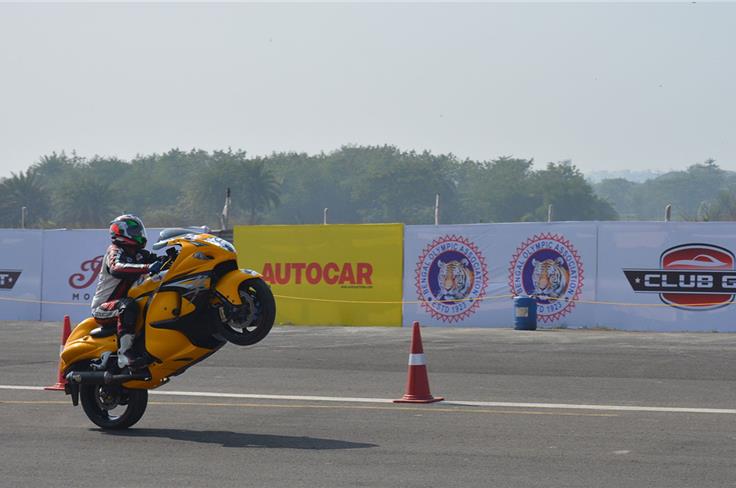 Balancing the 'Busa on one wheel for 350 metres!