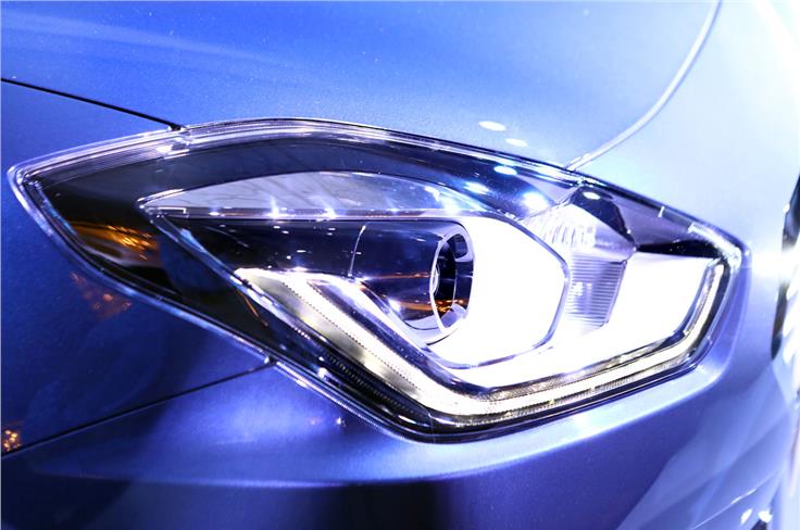 Headlamps are now LED projector units and feature daytime running lamps along the lower and outer edge.