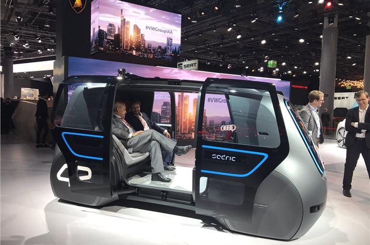 Volkswagen Sedric concept previews self-driving pod-like vehicle.