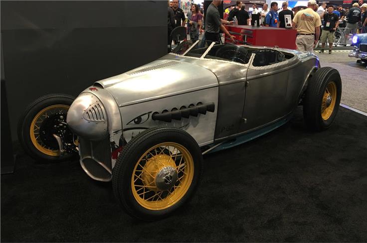 P32 STREET FIGHTER - Inspired by American fighter planes of the Second World War, this Foose Design-created roadster is powered by a V12 Lincoln Zephyr motor.