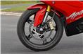 The Apache 310 RR gets a 41mm KYB USD fork and a 300m petal disc brake up front. Two-channel ABS is standard. 
