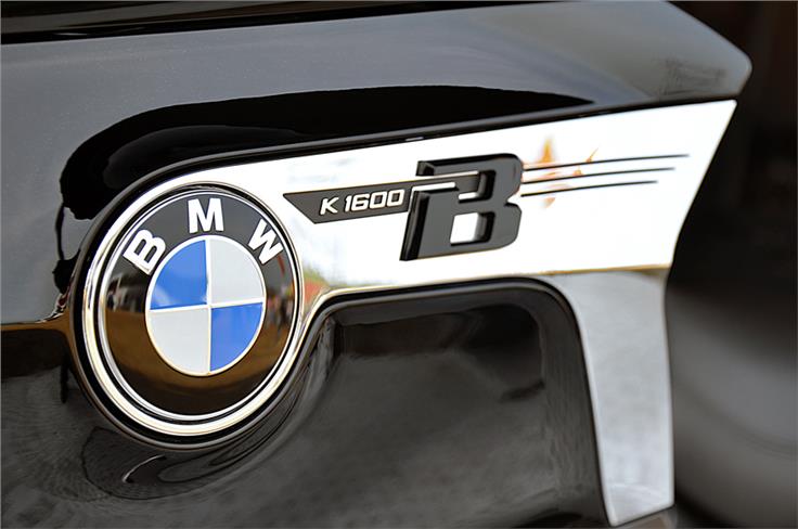 BMW K1600B logo and badging.