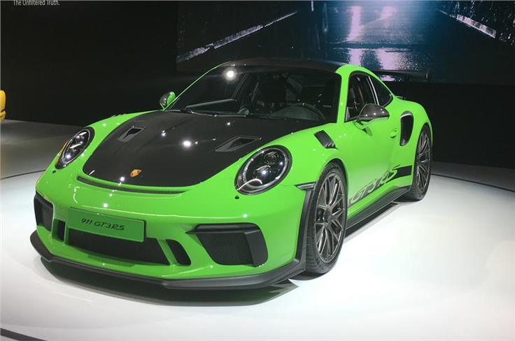 The new Porsche 911 GT3 RS with the Weissach pack