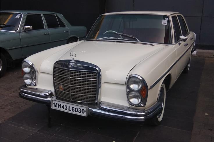 The W108 shared its engine with the Pagoda SL. 