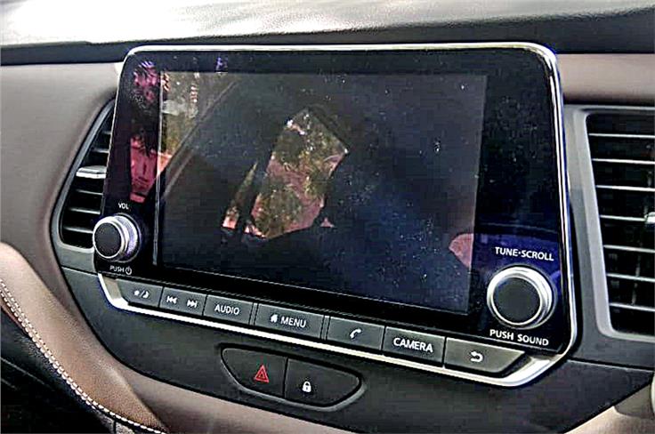 8.0-inch touchscreen infotainment screen doubles as display for the 360-degree camera.