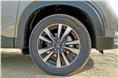The 17-inch alloy wheels are shod in 215/60 R17 tyres.