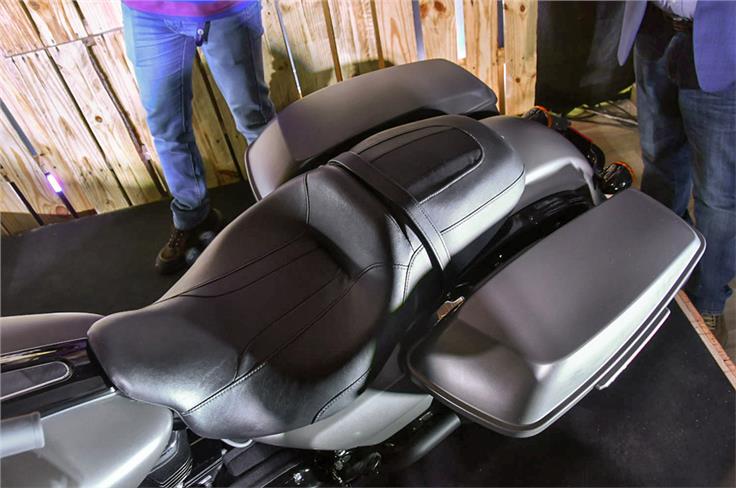 Harley-Davidson Street Glide Special seat.