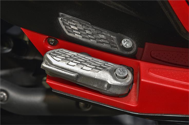 Footpegs have a textured finish.