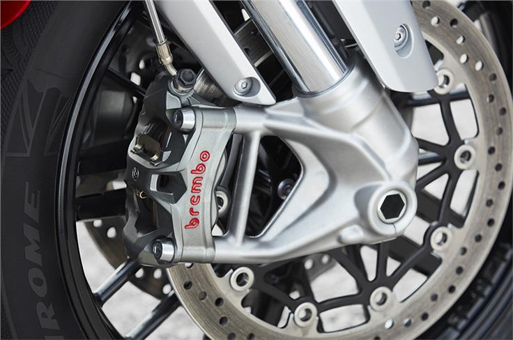 Top-of-the-line Brembo Stylema brakes provide anchorage.